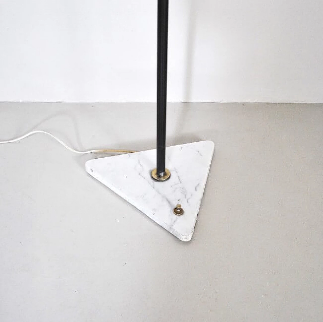 Floor lamp in brass, opaline glass and marble by Stilnovo, 50s 1219598