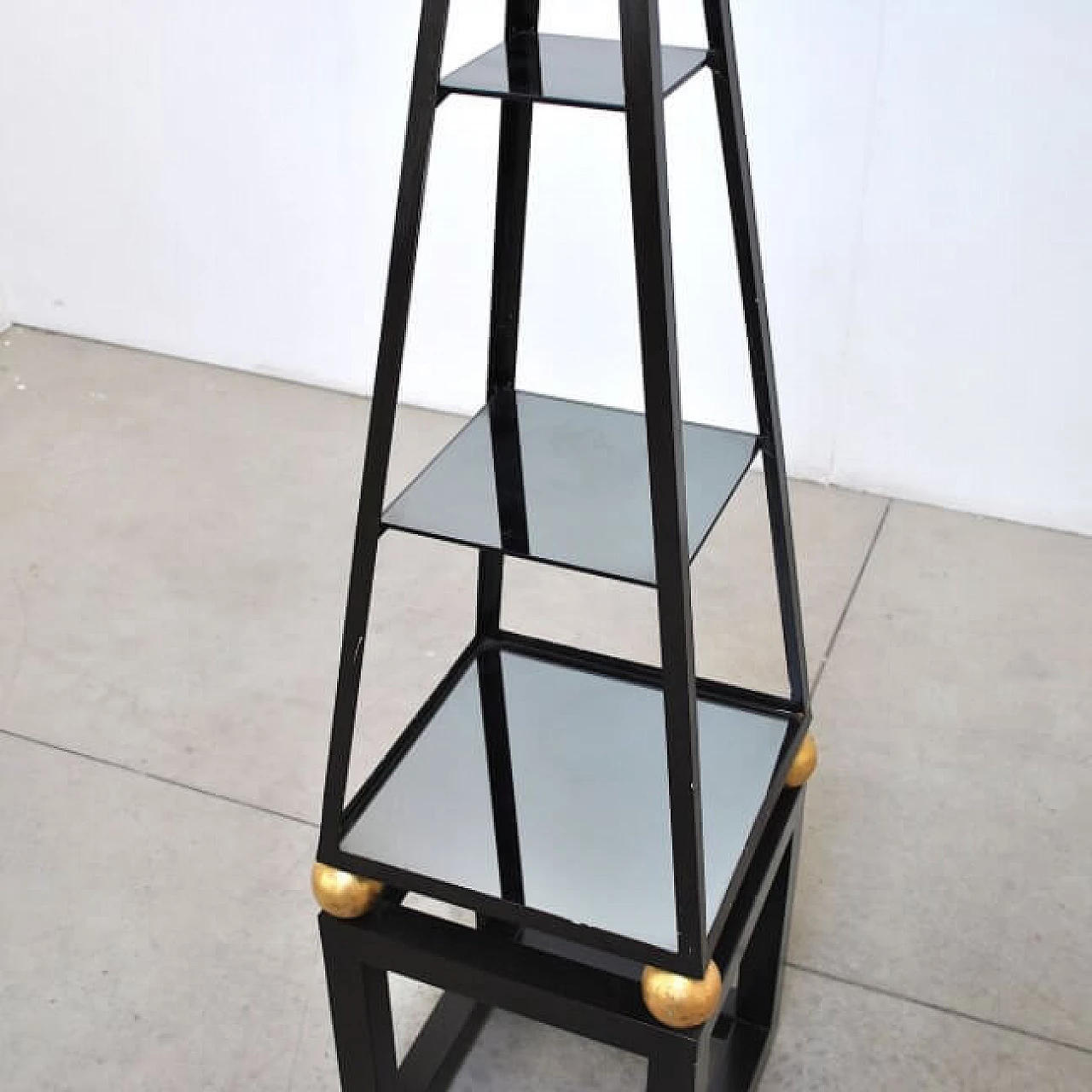 Pyramid-shaped bookcase in lacquered steel and smoked glass, 60s 1219647