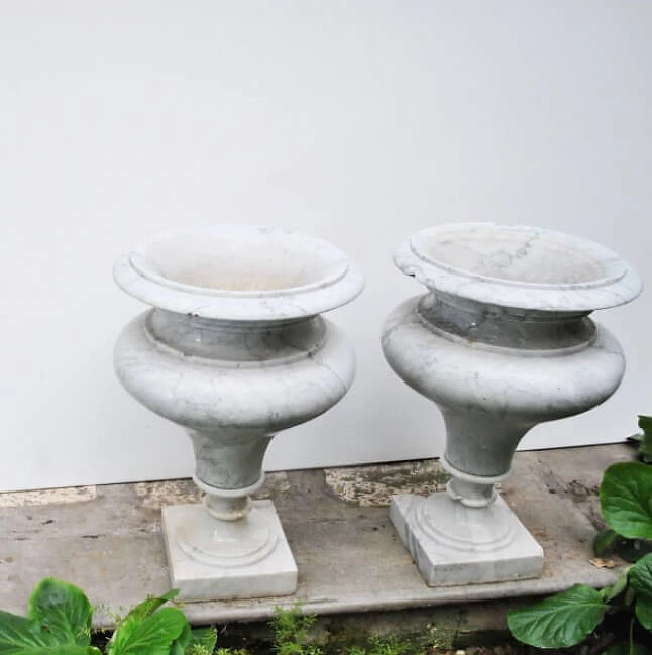 Pair of vases in Carrara marble, 80s 1219665