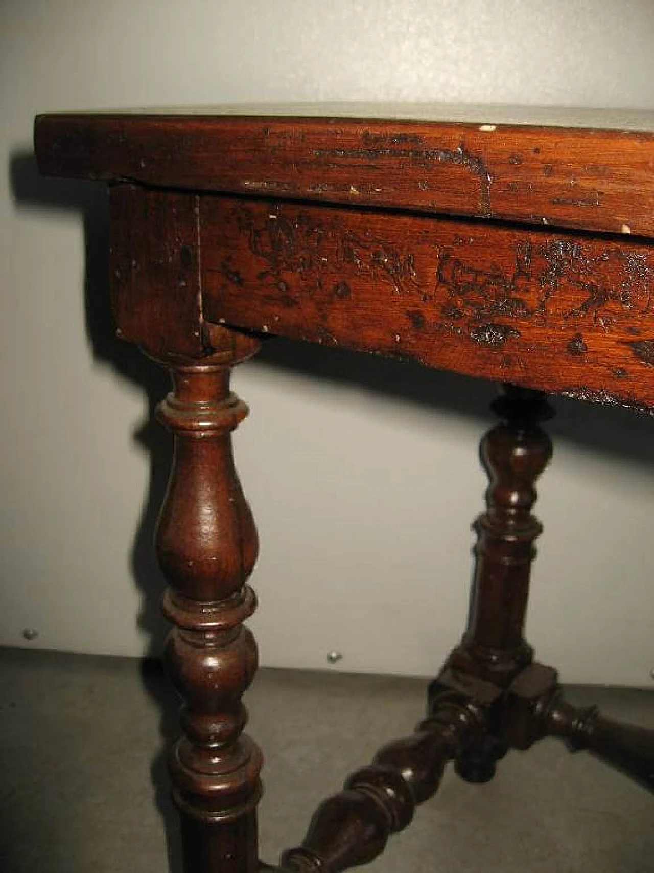 Reel table in walnut, early '900 1219673