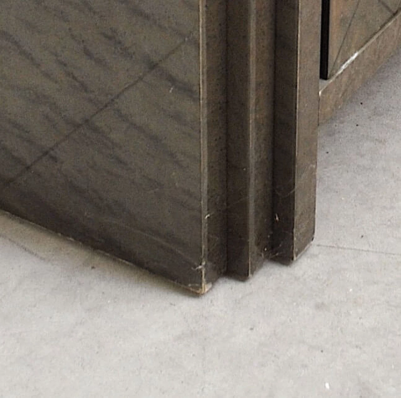 Pair of bedside table in rosewood in the style of Luciano Frigerio, 70s 1219707