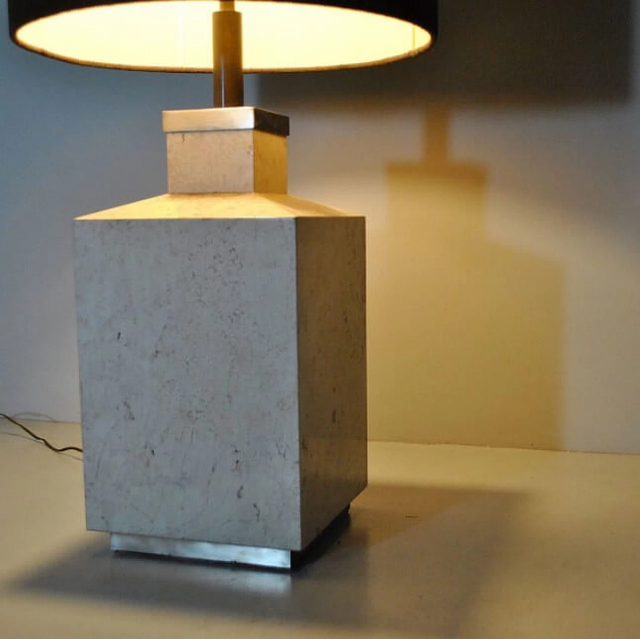 Table lamp in travertine, 70s 1219784