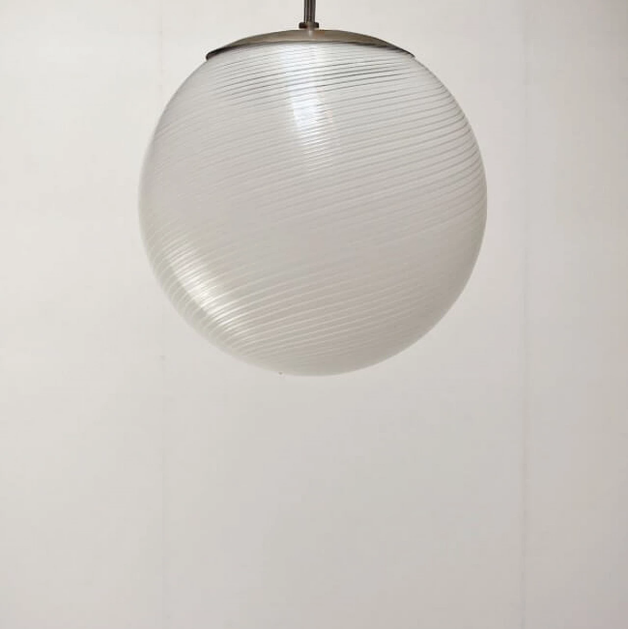 Sphere chandelier in steel and frosted glass by Alessandro Diaz de Santillana, 50s 1220059