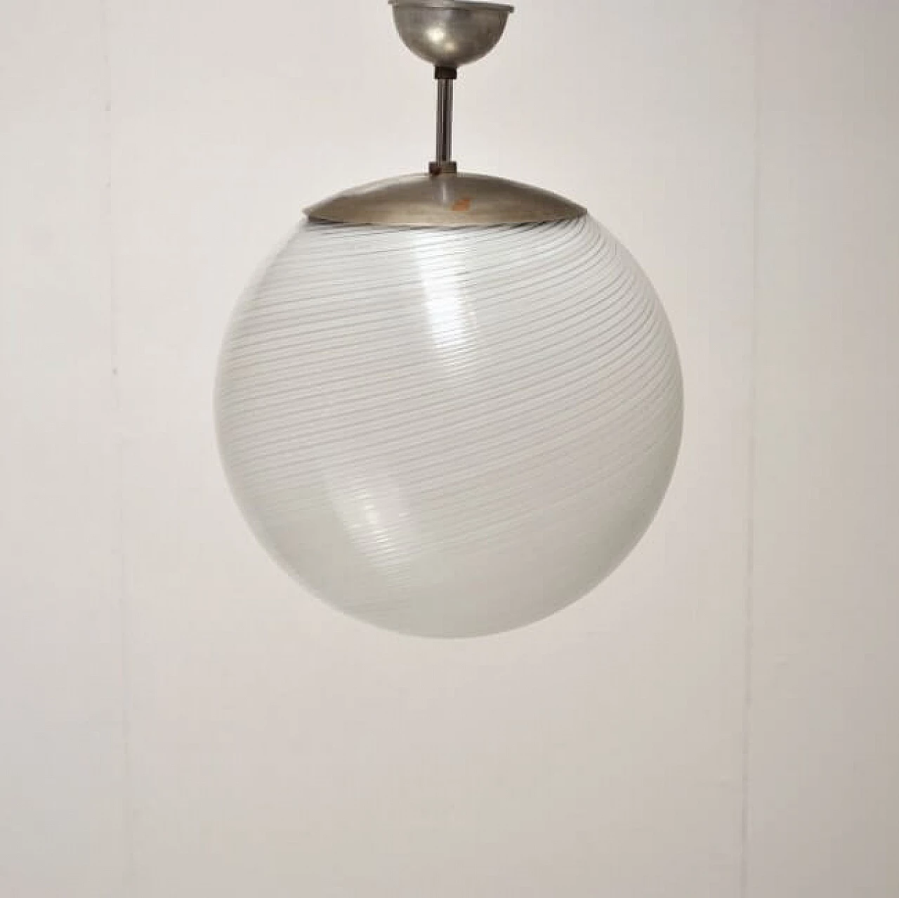 Sphere chandelier in steel and frosted glass by Alessandro Diaz de Santillana, 50s 1220062
