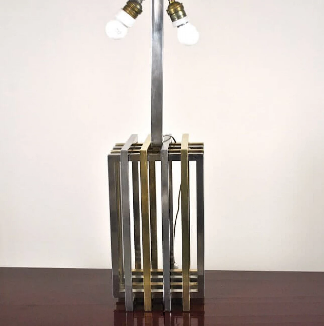 Table lamp in gilded and polished brass by Romeo Rega, 70s 1220136