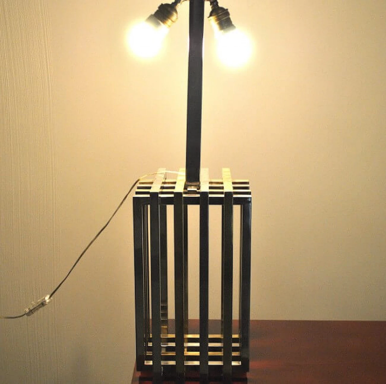 Table lamp in gilded and polished brass by Romeo Rega, 70s 1220141