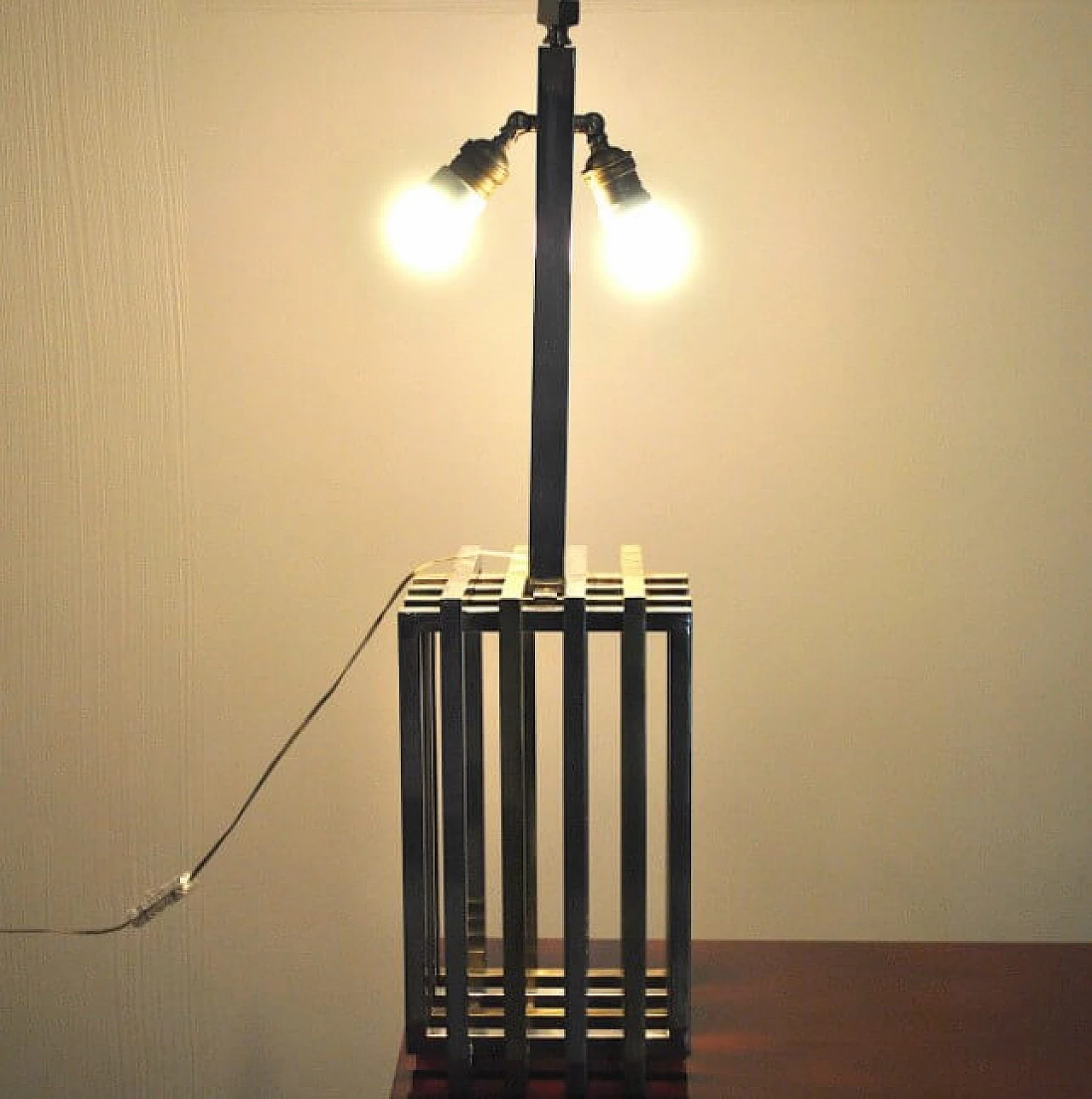Table lamp in gilded and polished brass by Romeo Rega, 70s 1220142