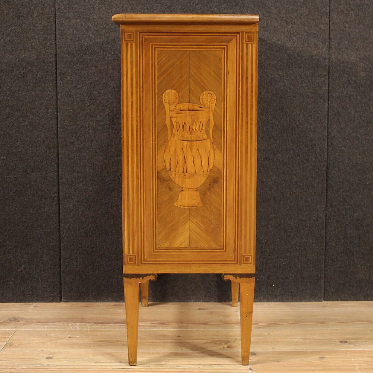 Credenza italiana in legno intarsiato in stile Luigi XVI 1220448