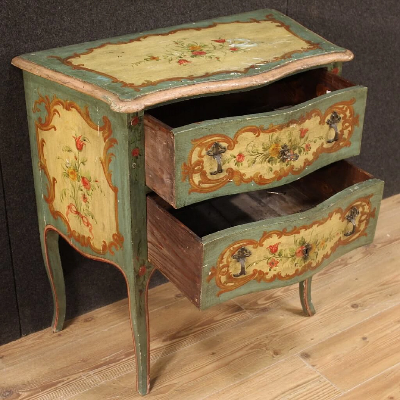 Small Venetian style chest of drawers, 20th century 1220678