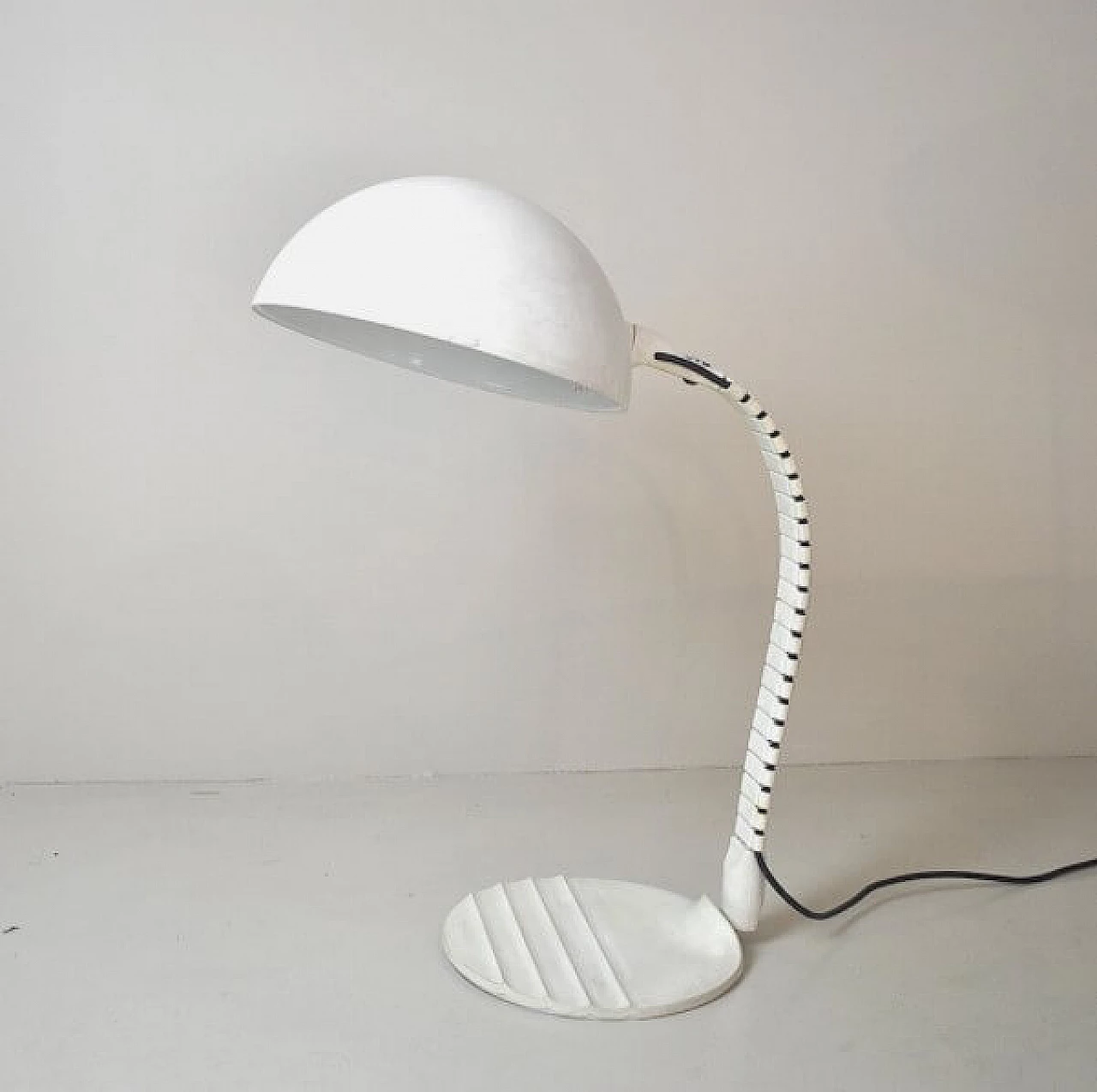 Vertebrae nr.660 table lamp in metal and plastic by Elio Martinelli for Martinelli Luce, 70s 1221159