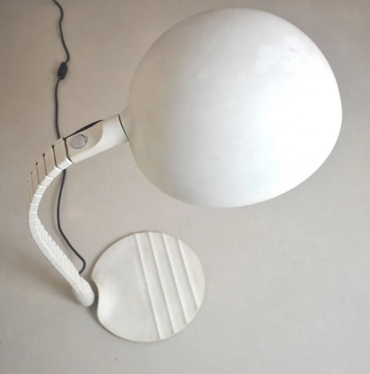 Vertebrae nr.660 table lamp in metal and plastic by Elio Martinelli for Martinelli Luce, 70s 1221162