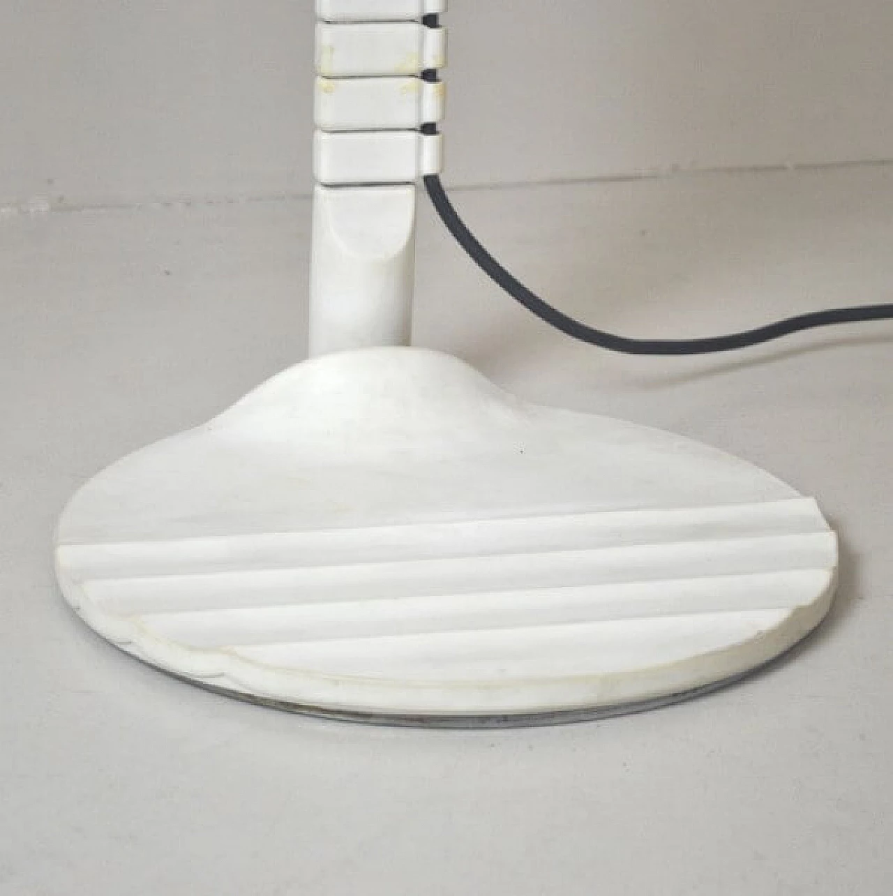 Lampada da tavolo Vertebrae nr.660 in metallo e plastica di Elio Martinelli per Martinelli Luce, anni '70 1221164