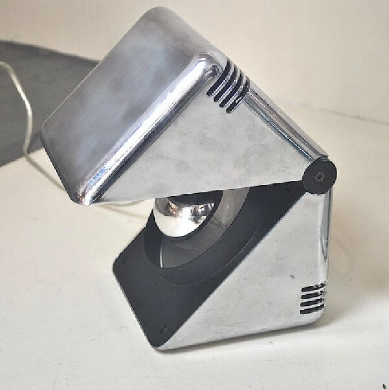 5 Space Age table lamps in plastic and steel, 70s 1221289