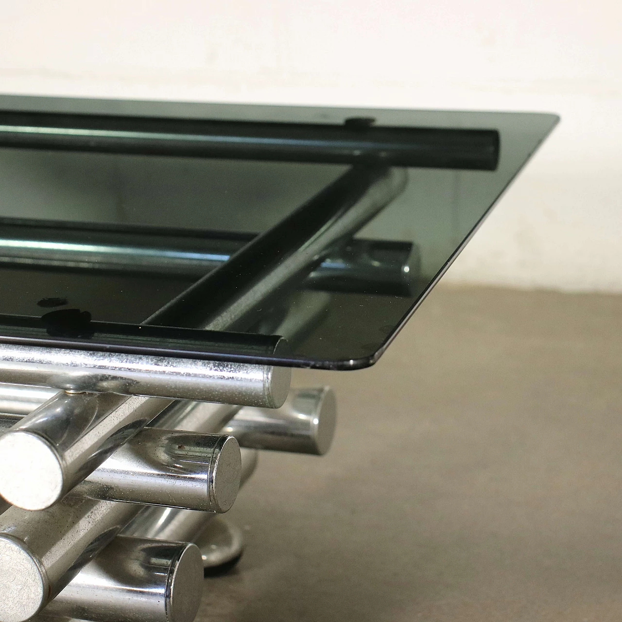 Coffee table in chromed metal and smoked glass, 70s 1221381