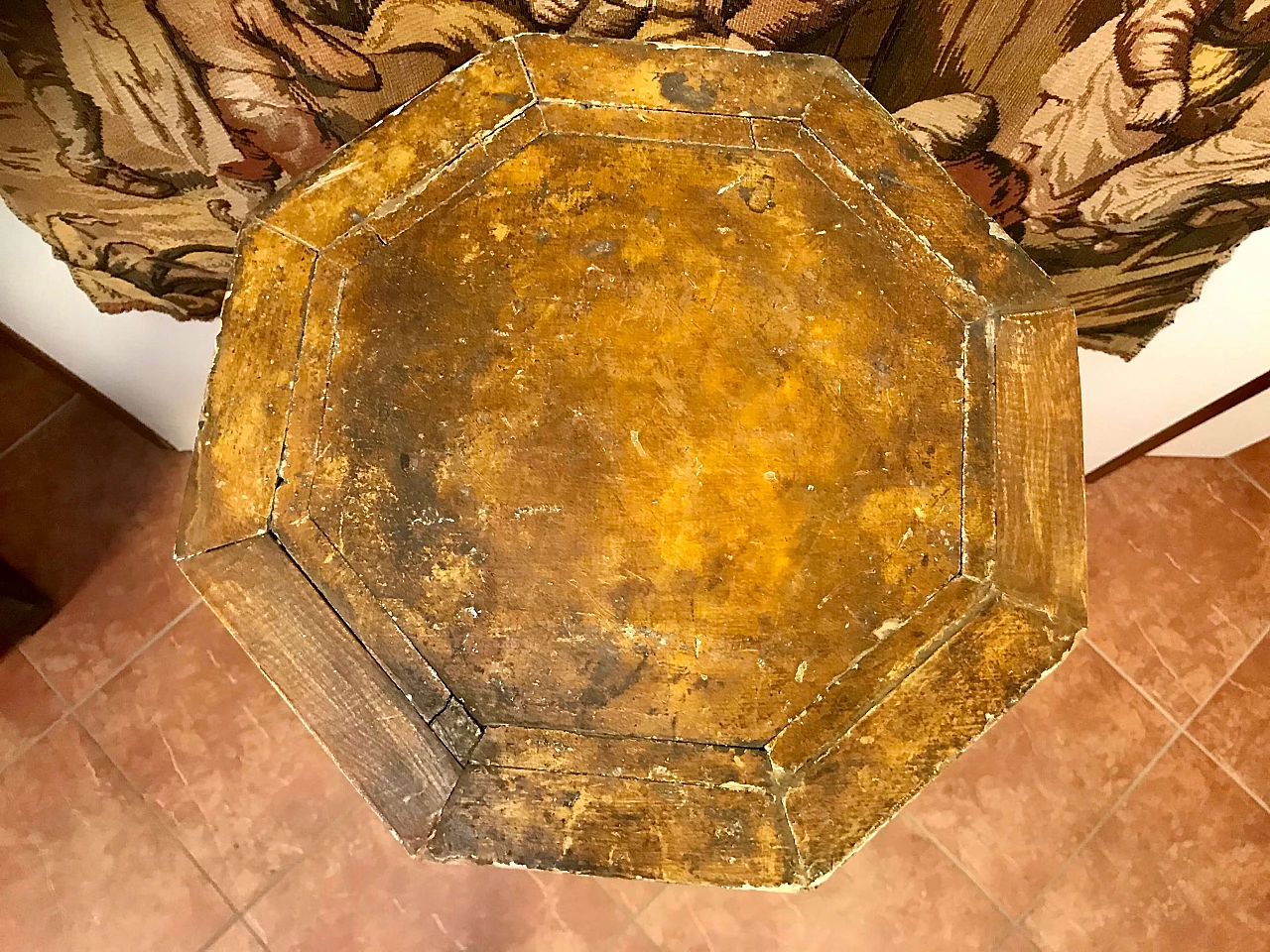 Colonna Stipo ottagonale laccata finto marmo, epoca Impero, Piemonte, primi '800 1221817