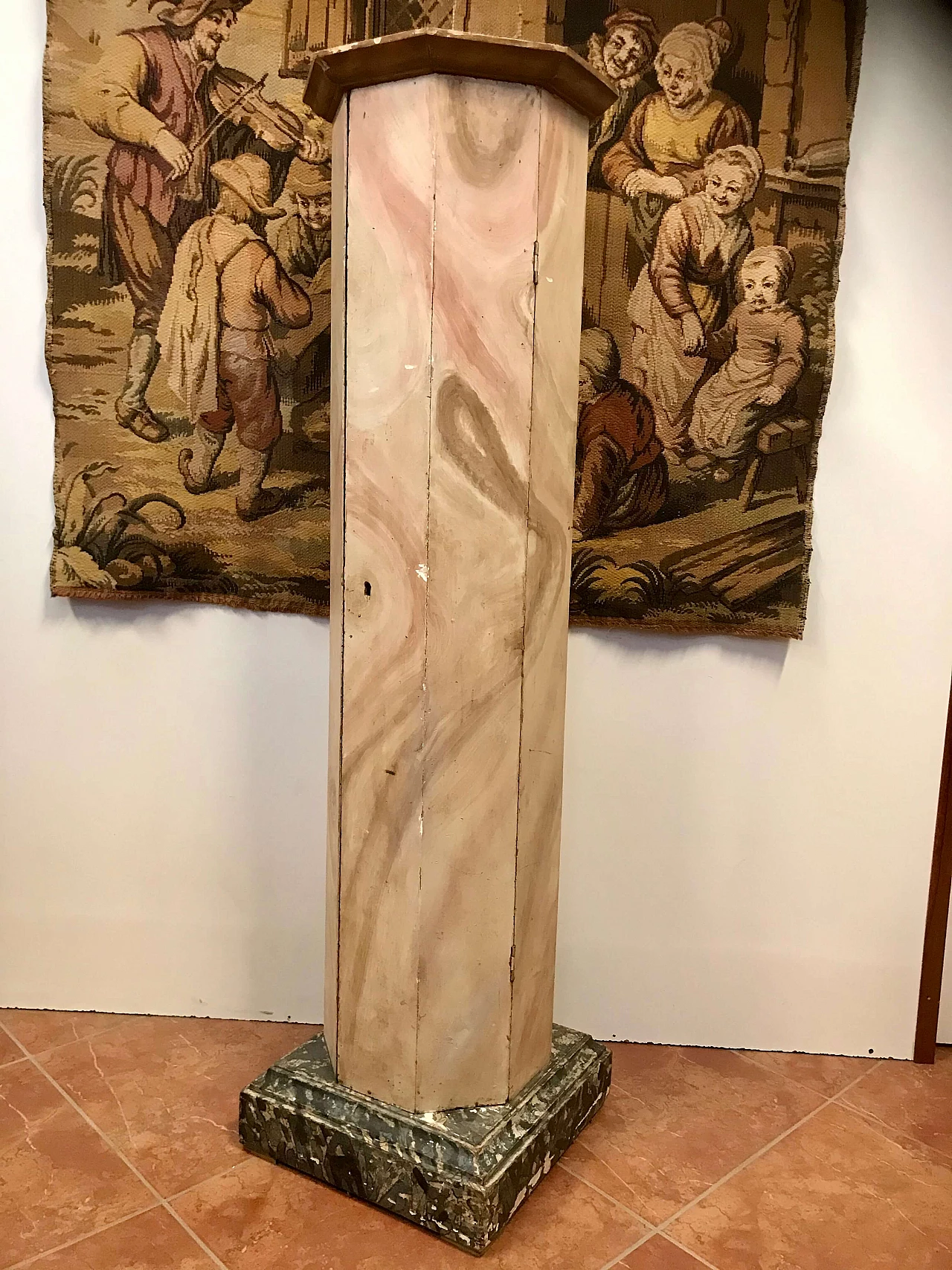Colonna Stipo ottagonale laccata finto marmo, epoca Impero, Piemonte, primi '800 1221835