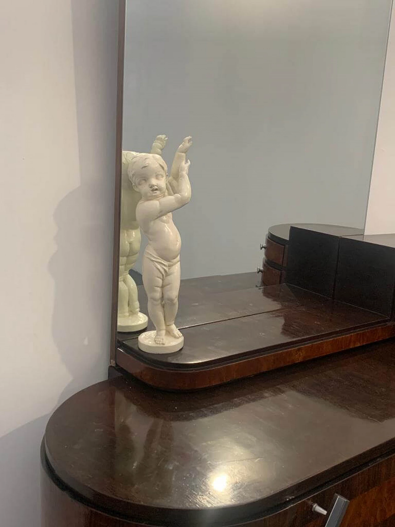 Ship oval chest of drawers by Ducrot in rosewood with mirror and briar sculpture, 20s 1221993