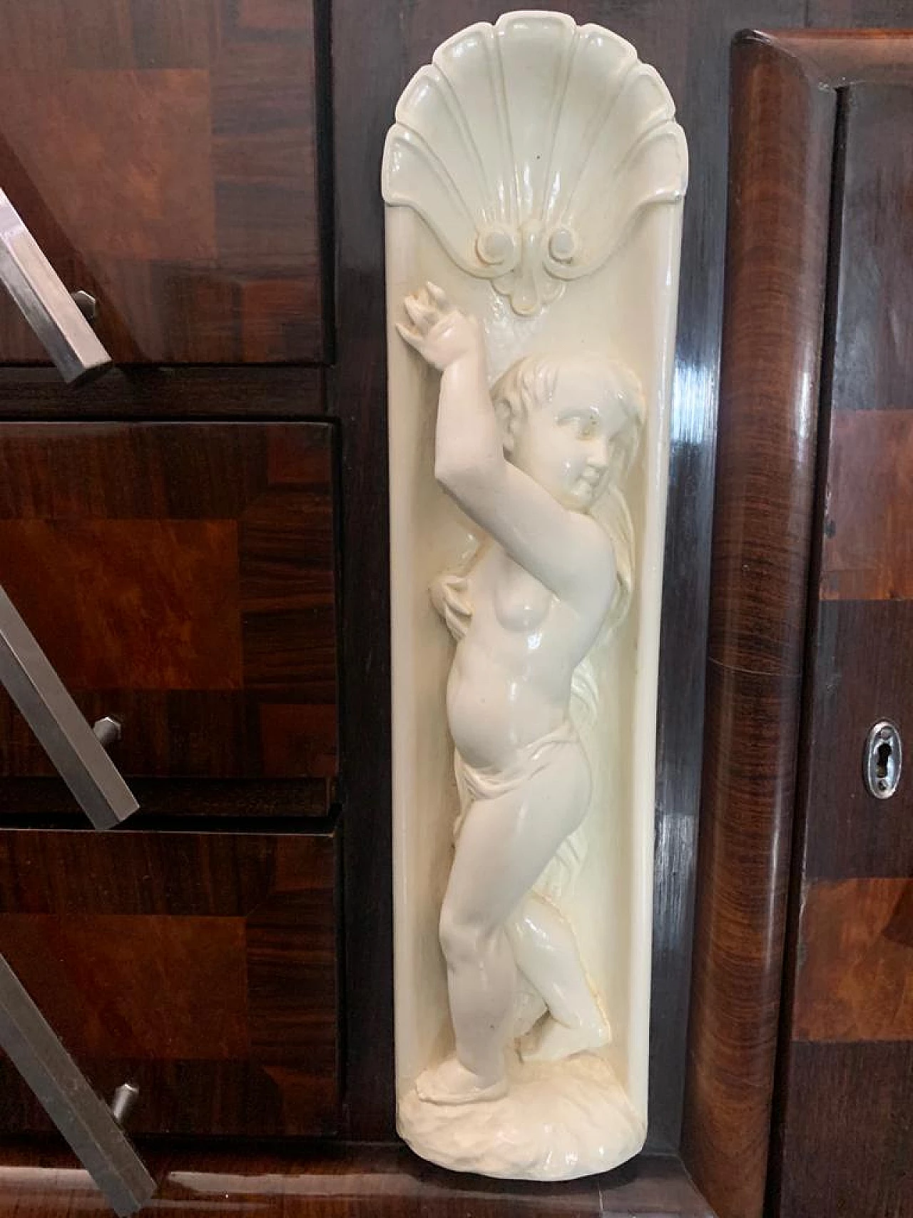 Ship oval chest of drawers by Ducrot in rosewood with mirror and briar sculpture, 20s 1222002