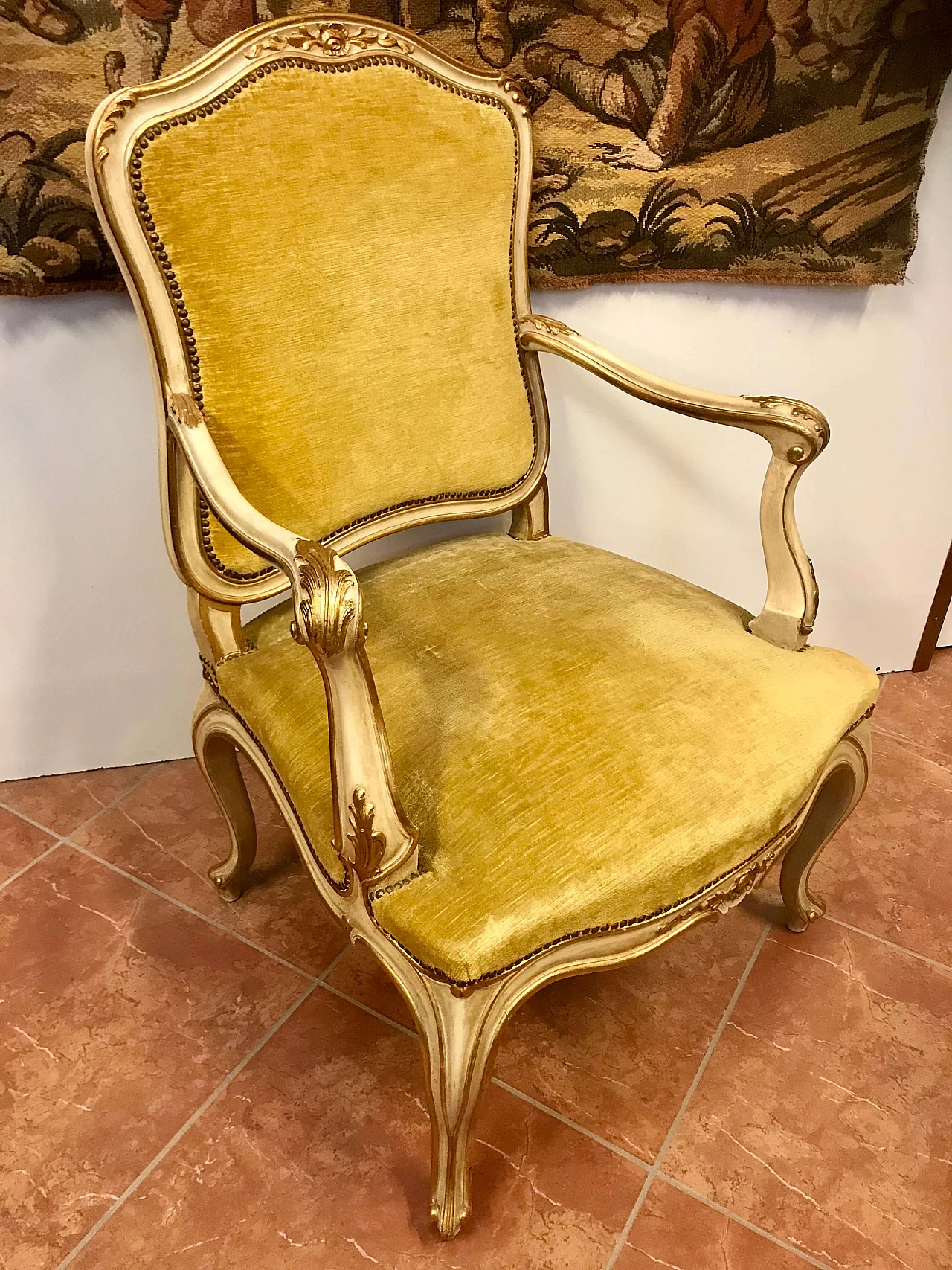 Set of 1 armchair and 2 lacquered and gilded chairs lined with gold-colored velvet, original mid 20th century 1222447