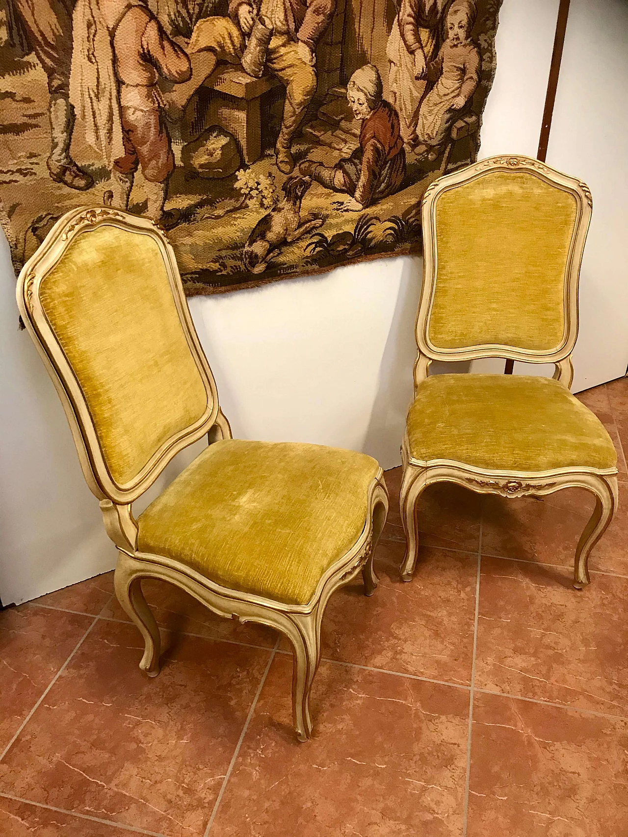 Set of 1 armchair and 2 lacquered and gilded chairs lined with gold-colored velvet, original mid 20th century 1222449
