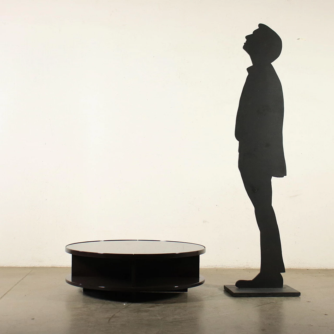 Coffee table in lacquered wood and smoked glass, 70s 1222596