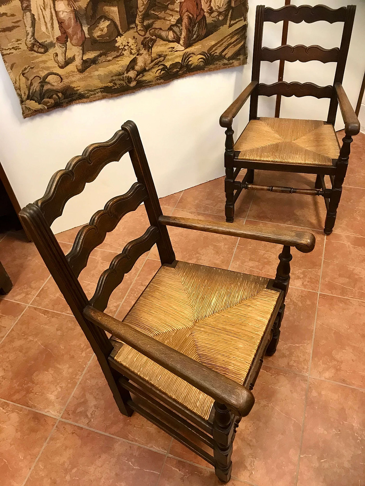 Coppia di Poltrone Capotavola scolpite in legno di rovere con seduta originale intrecciata in paglia, stile Luigi XIII, epoca '800 1223252