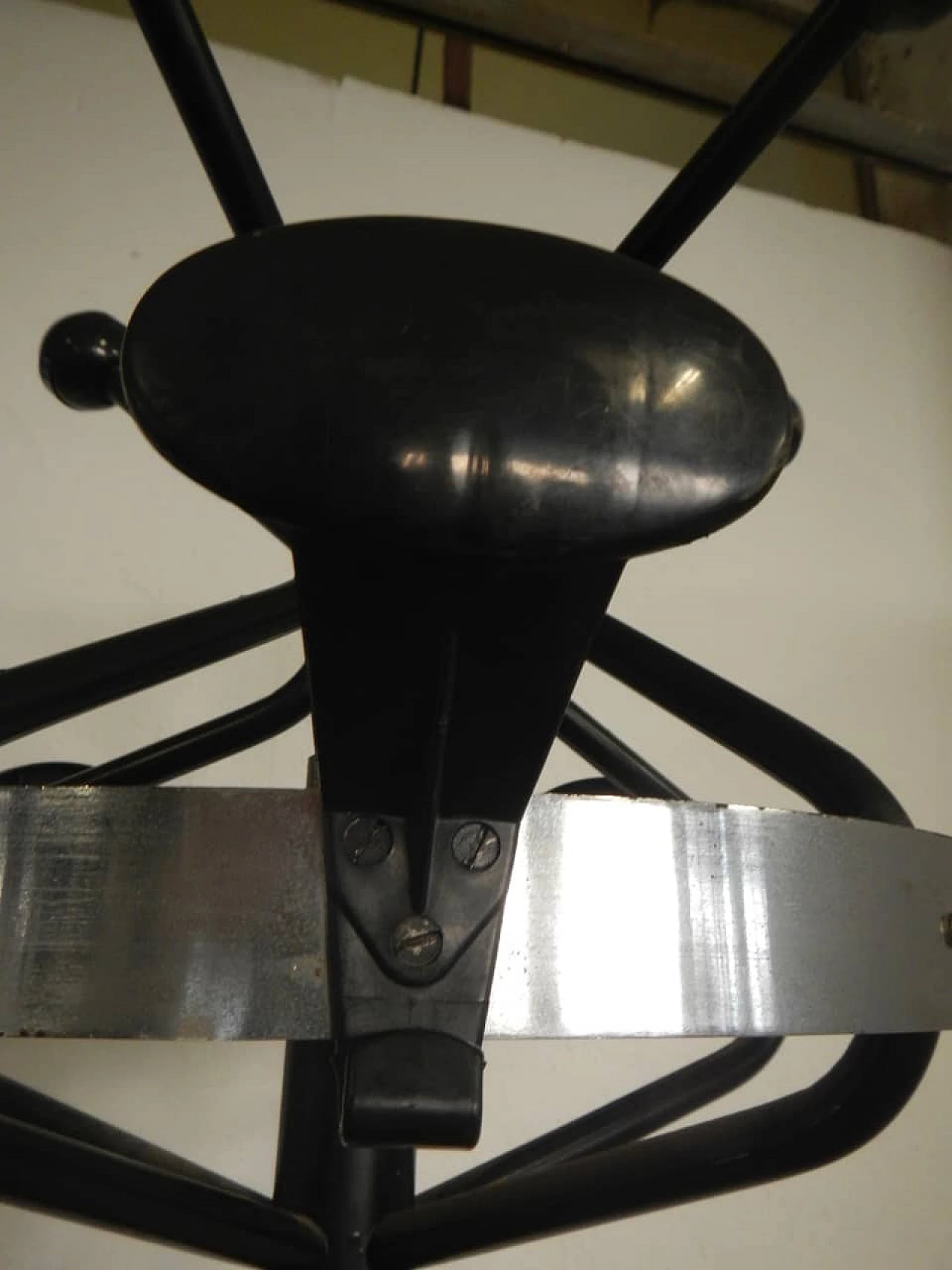 Appendiabiti in metallo cromato, anni '70 1225616