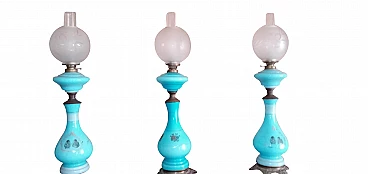 3 Lampade ad olio in vetro opalino celeste, primi del '900