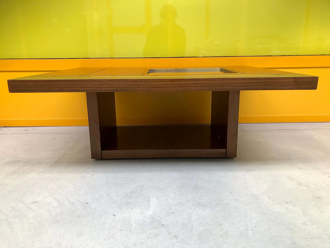 Coffee table in Willy Rizzo style in oak wood with mirror and brass profiles, original 70s 1226030