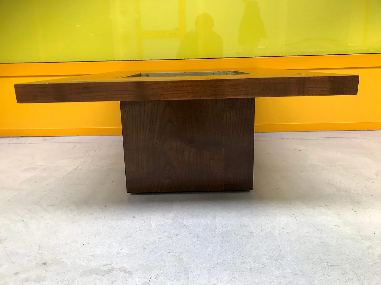 Coffee table in Willy Rizzo style in oak wood with mirror and brass profiles, original 70s 1226031
