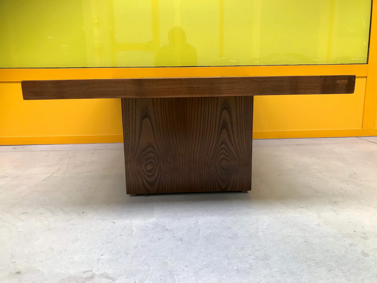 Coffee table in Willy Rizzo style in oak wood with mirror and brass profiles, original 70s 1226034
