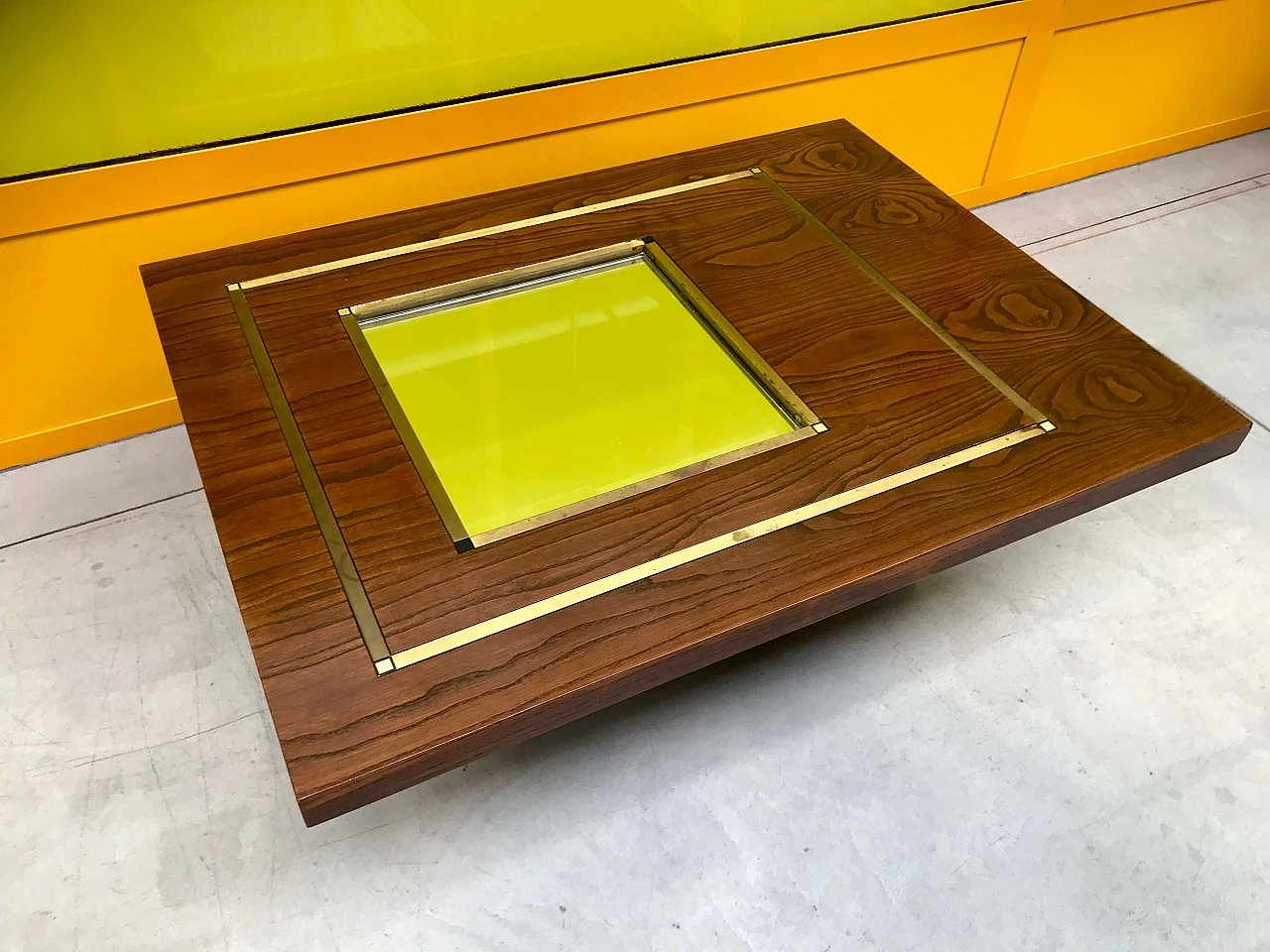 Coffee table in Willy Rizzo style in oak wood with mirror and brass profiles, original 70s 1226035
