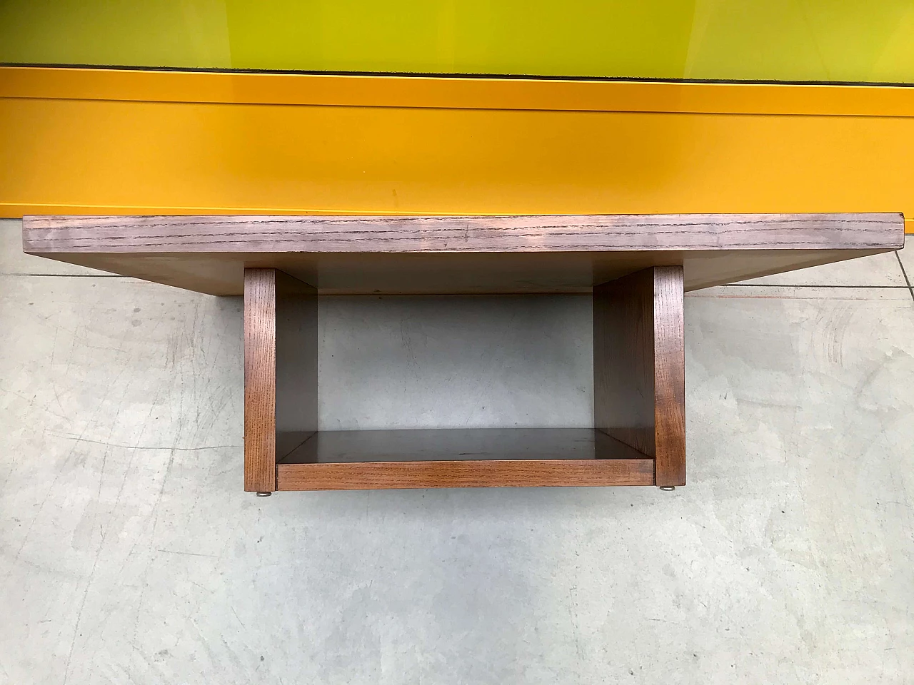 Coffee table in Willy Rizzo style in oak wood with mirror and brass profiles, original 70s 1226037