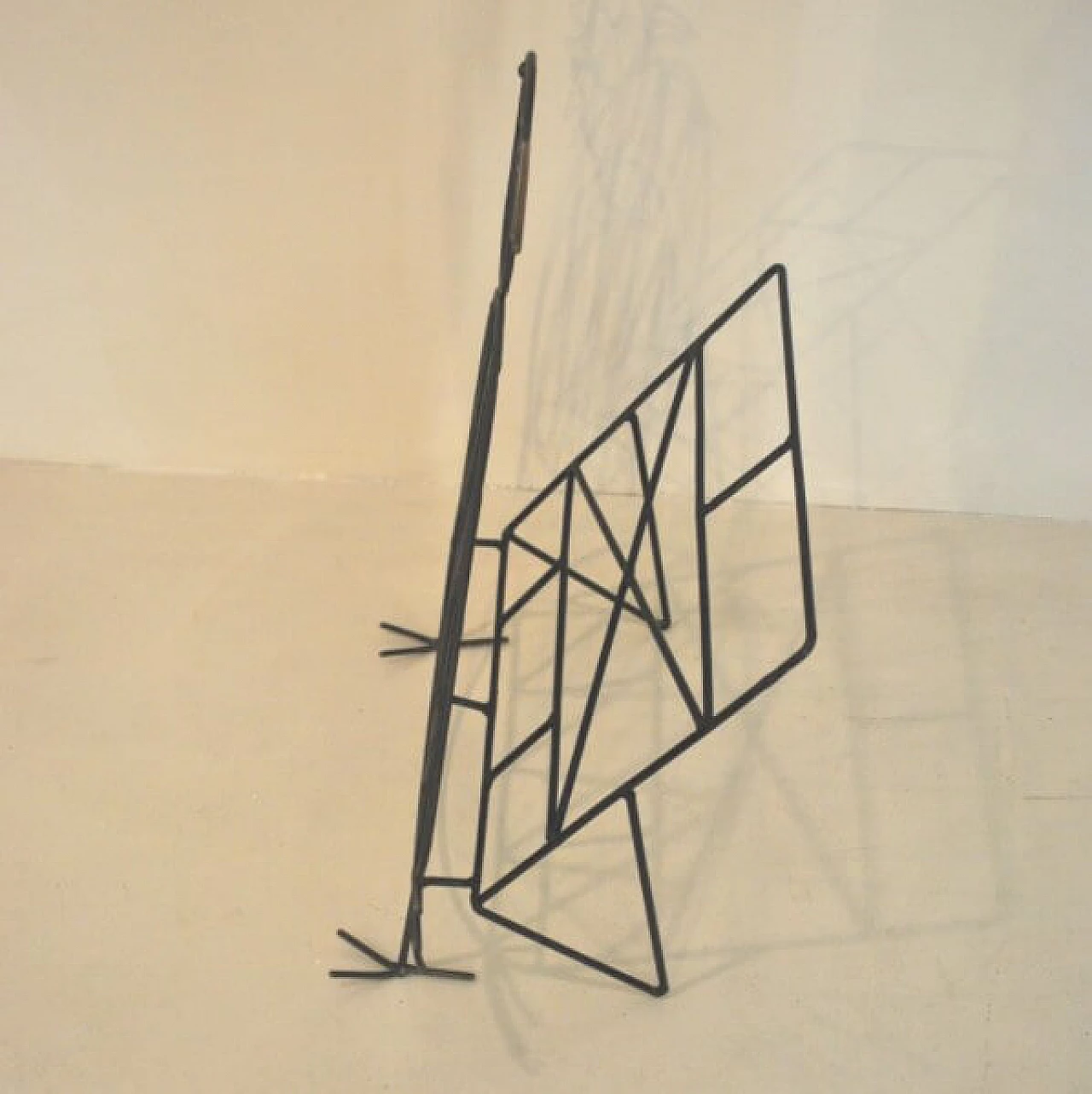 Iron magazine rack, 30s 1226488