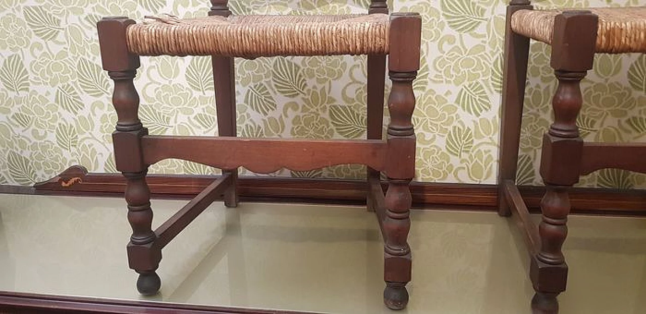 Coppia di sedie in noce massello e sedute in paglia, anni '50 1227598