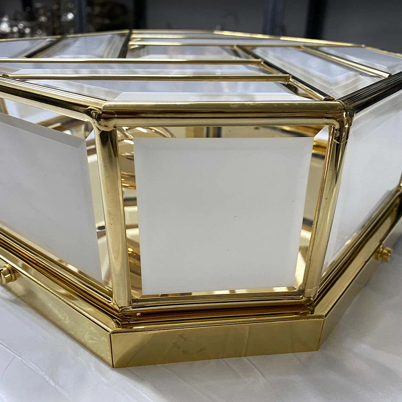 Plafoniera in ottone e vetro, anni '70 1227852