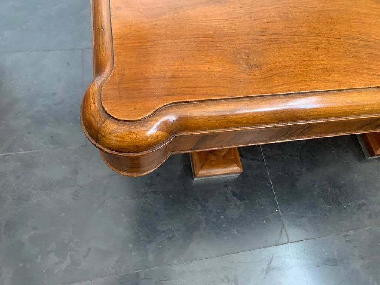 Art Deco table in walnut and walnut feather with steel base, 40s 1228063