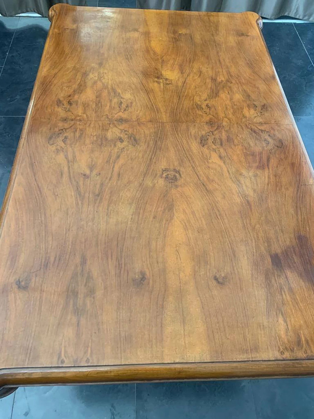 Art Deco table in walnut and walnut feather with steel base, 40s 1228065