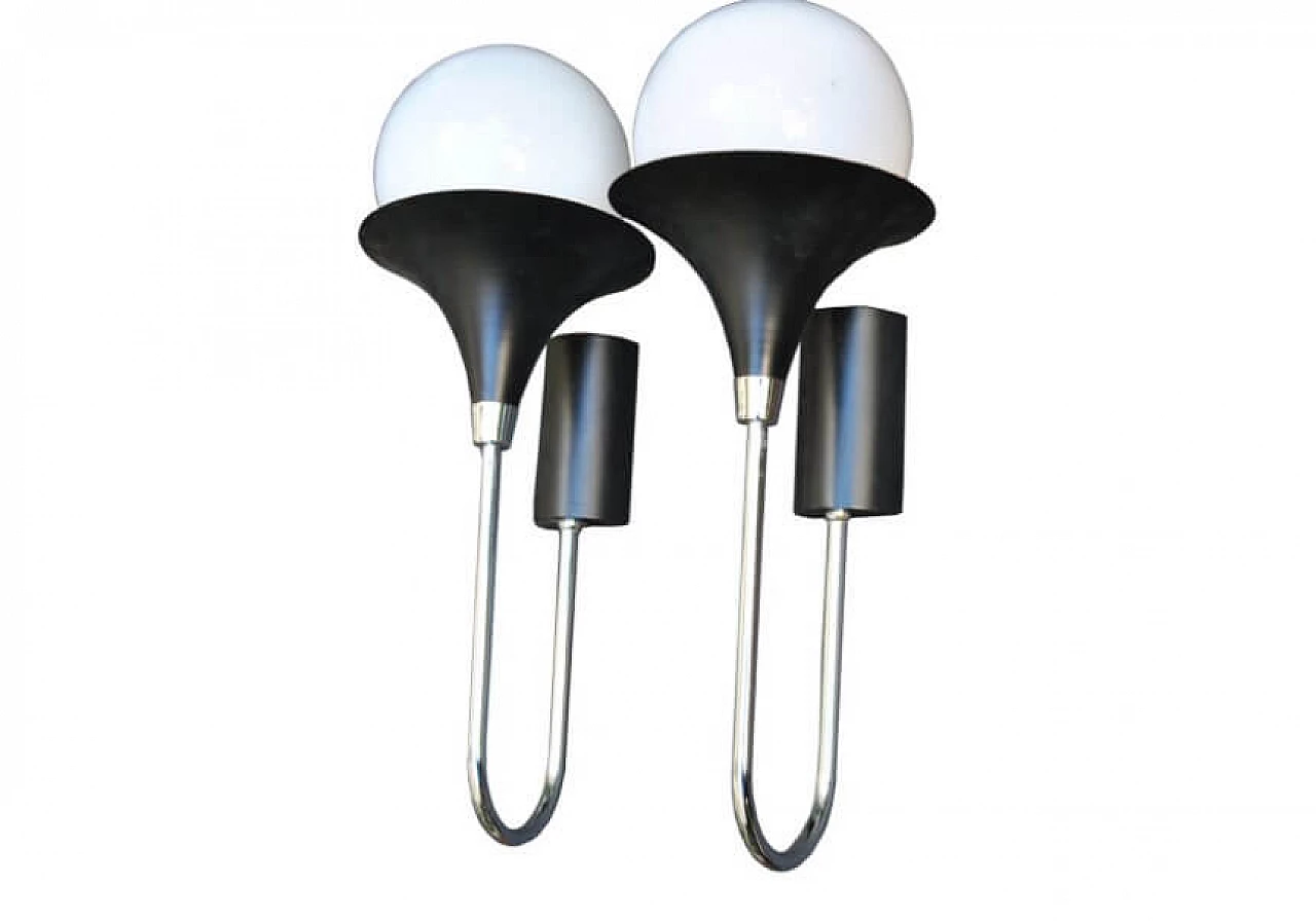 Coppia di applique in metallo e vetro opalino di Gino Sarfatti, anni '60 1228120