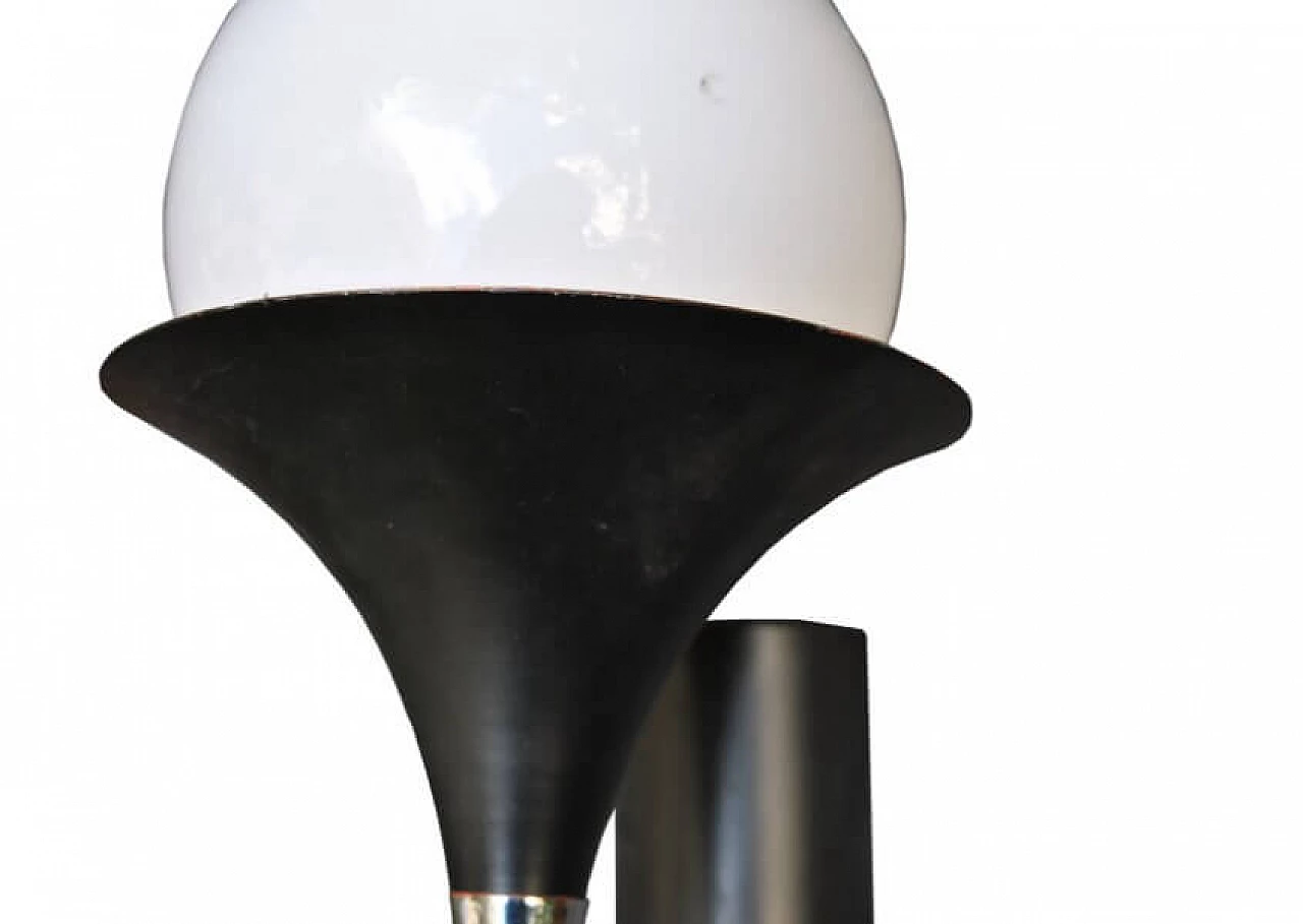 Coppia di applique in metallo e vetro opalino di Gino Sarfatti, anni '60 1228124