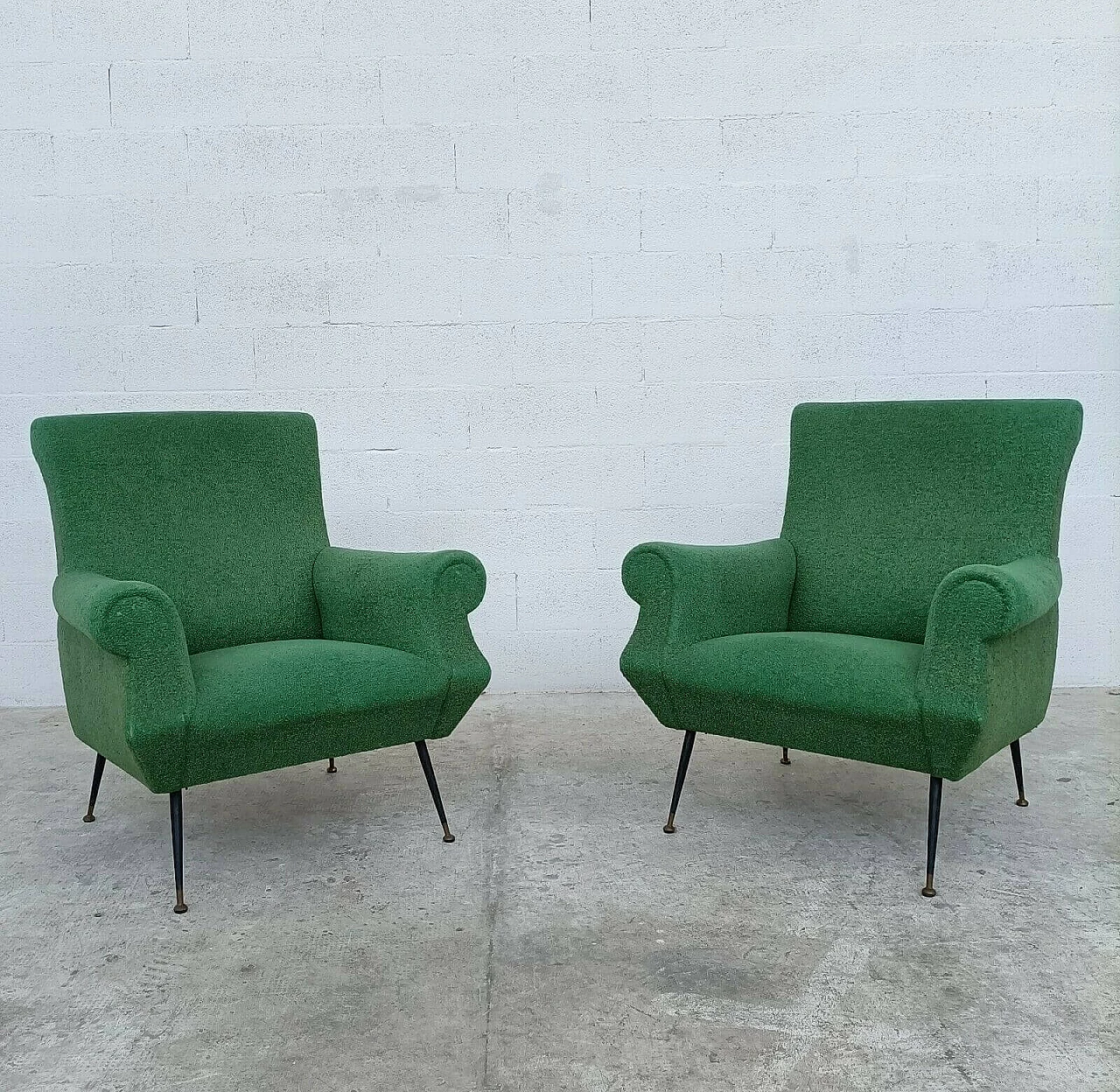 Pair of armchairs and curved sofa in fabric and brass feet, 60s 1228309