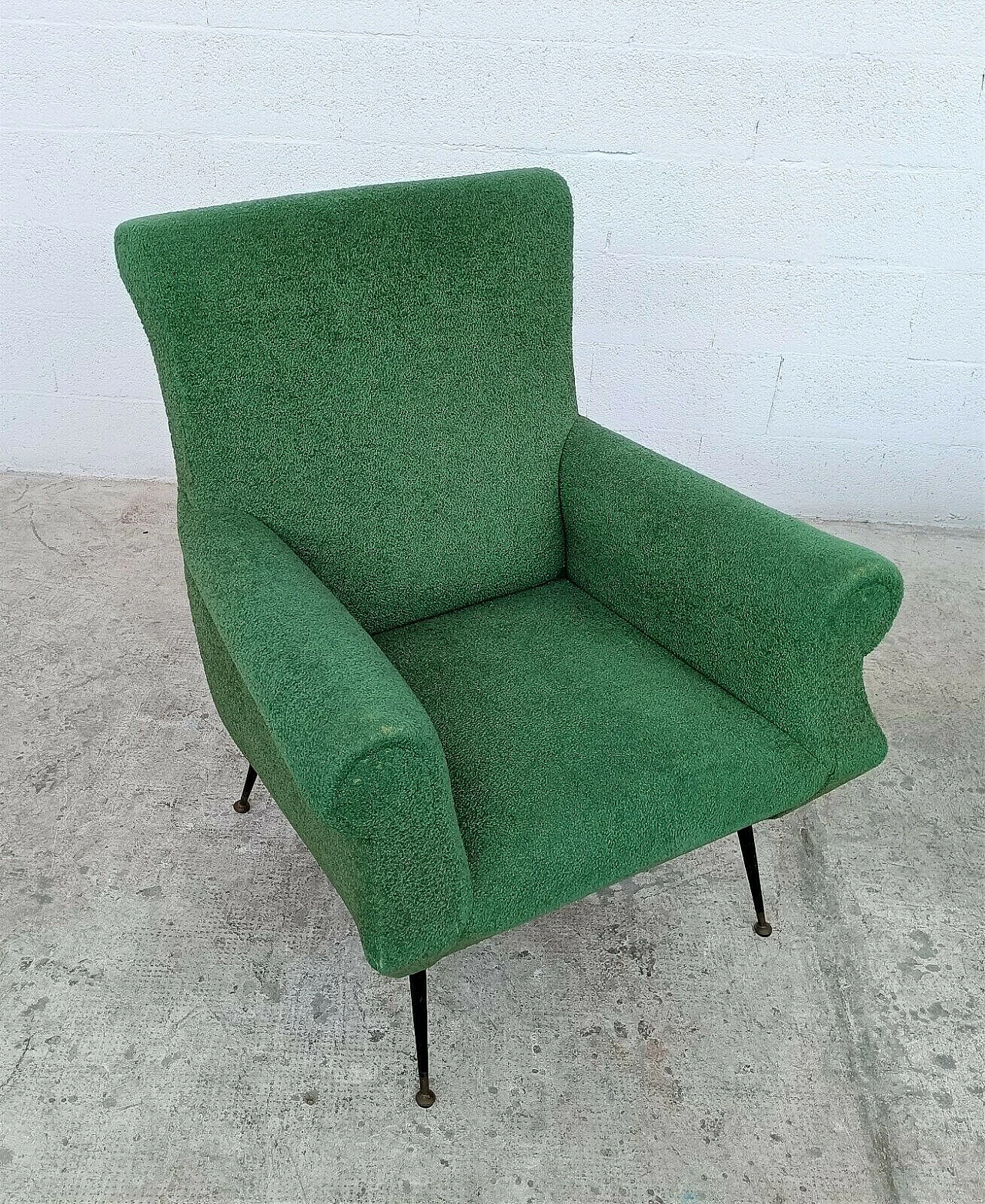 Pair of armchairs and curved sofa in fabric and brass feet, 60s 1228311