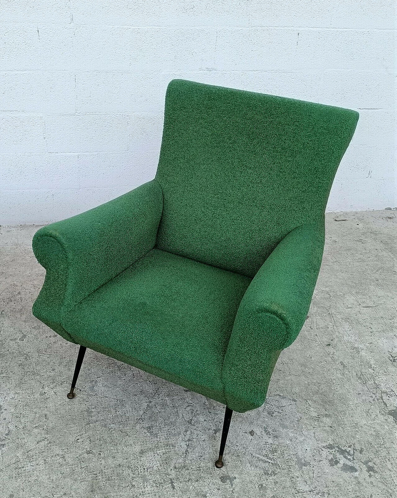 Pair of armchairs and curved sofa in fabric and brass feet, 60s 1228312