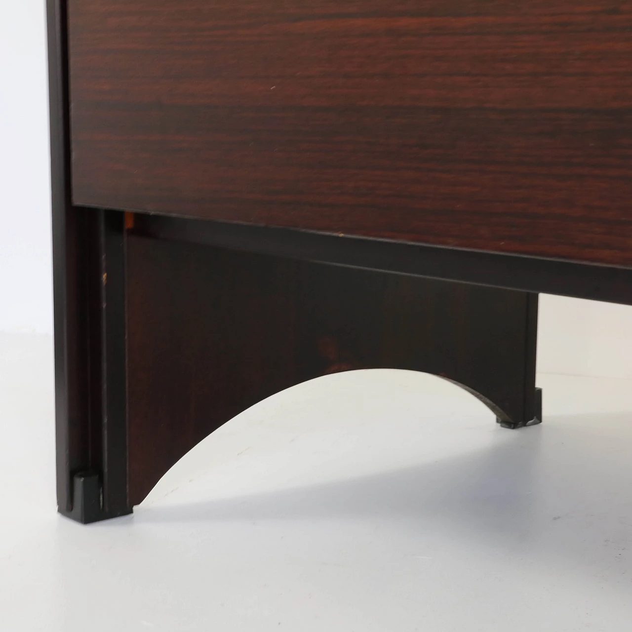 Chest of drawers in rosewood by Stilwood, 70s 1228589