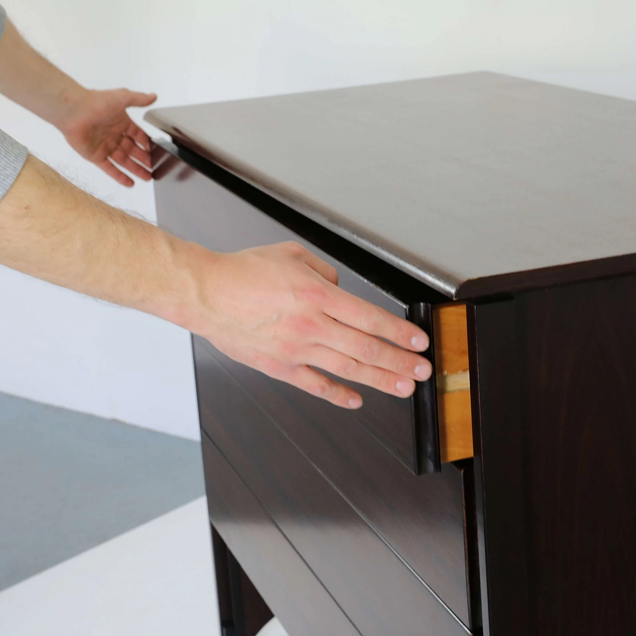 Chest of drawers in rosewood by Stilwood, 70s 1228591