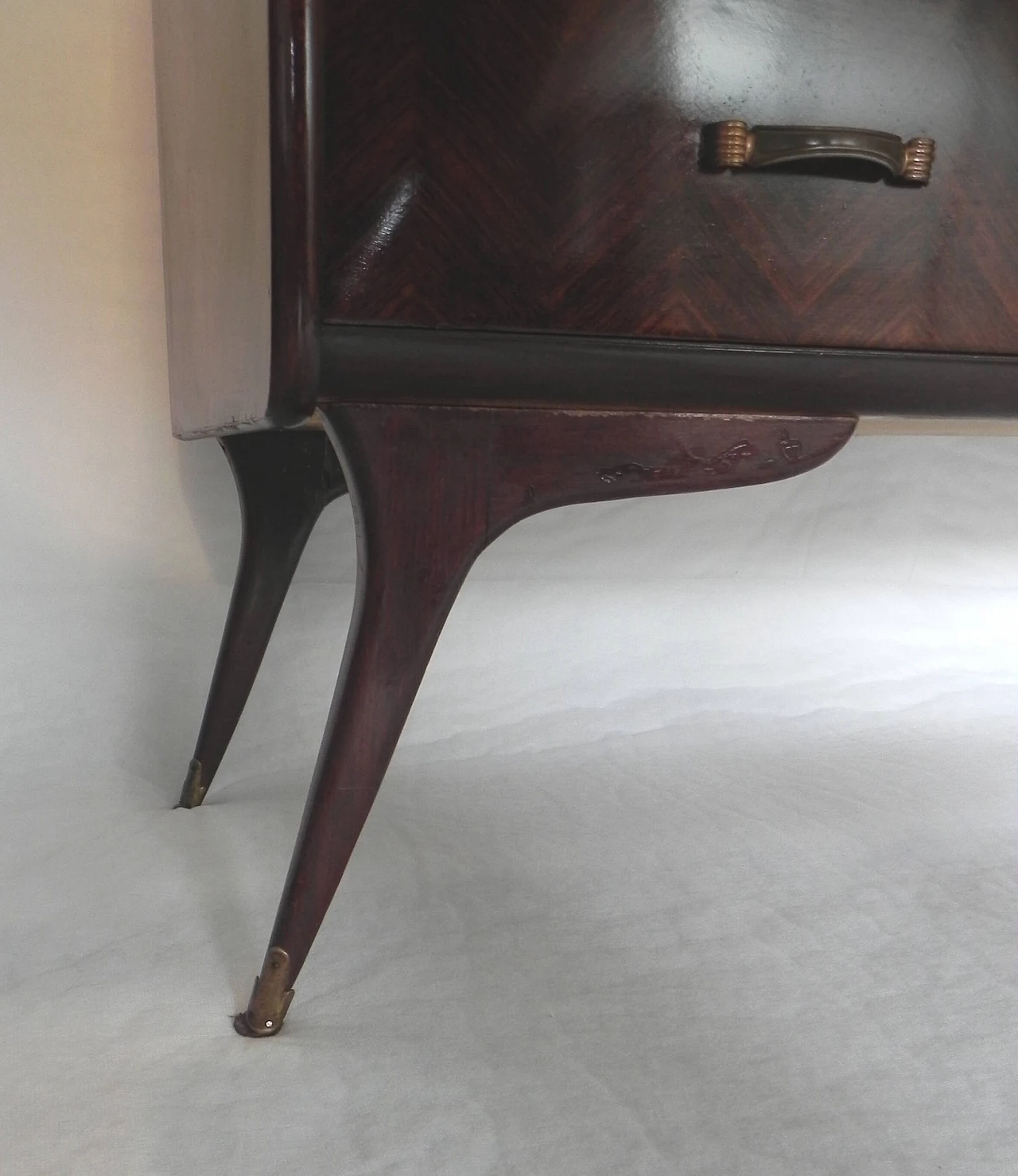 Cassettiera in piuma di mogano, anni '50 1228919