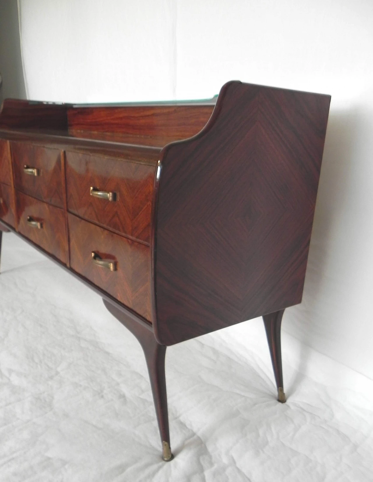 Mahogany feather chest of drawers, 1950s 1228921