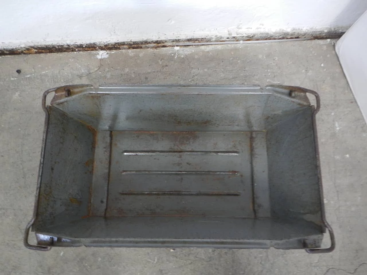 Metal container, 60s 1229022