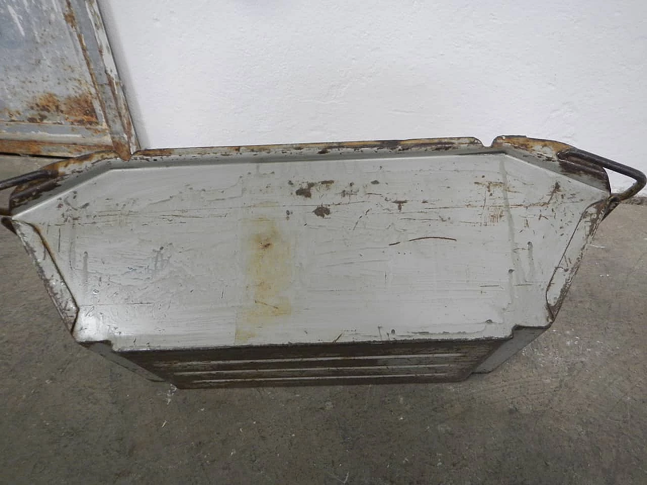 Metal container, 60s 1229029