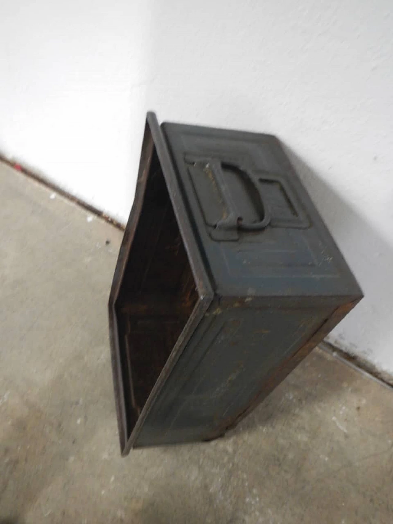Metal container, 60s 1229033
